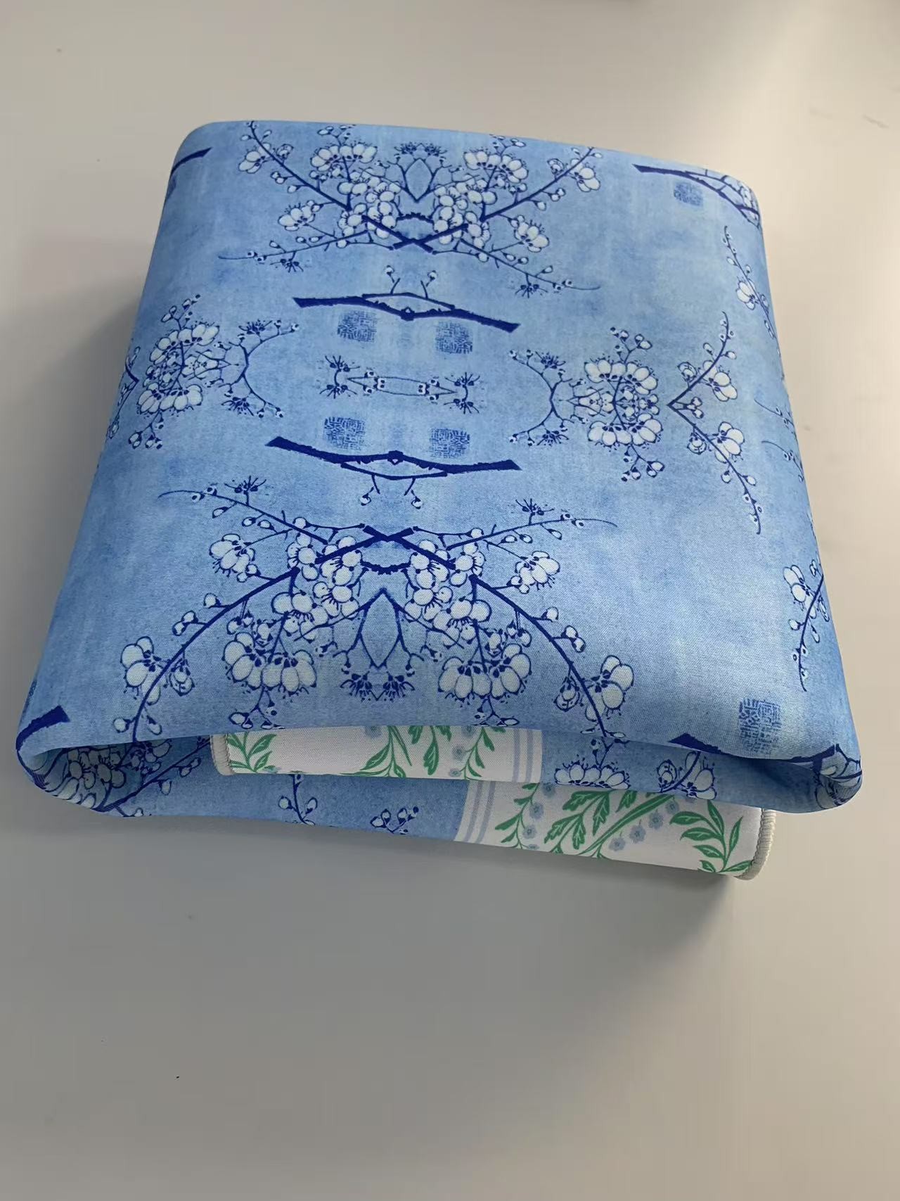 游戲桌墊那種好，橡膠雙面布印刷定制